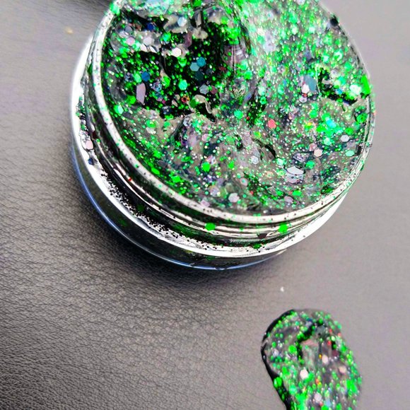 Alchemy Workshop Handmade Body Glitter Gel - Halloween Edition - Zombify (10ml) - Picture 3 of 8